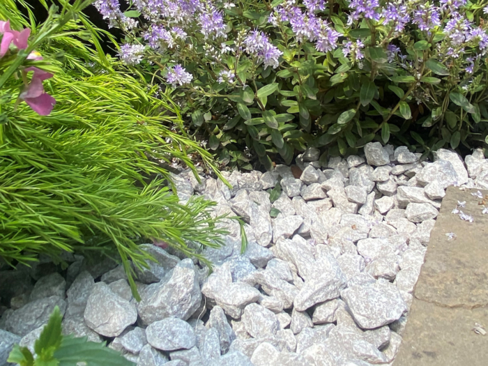 20mm Dove Grey Gravel Chippings Decorative Aggregates   700  Dove Grey Limestone Gravel 4 